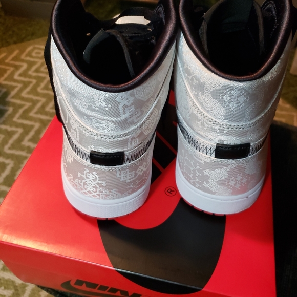 Jordan 1 Mid clot 13 - Picture 5 of 8